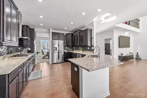 Kitchen - 3 Kingsmill Ct, Algonquin, IL 60102 photo 1 of 3