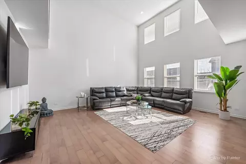 Living - 3 Kingsmill Ct, Algonquin, IL 60102 photo 3 of 4
