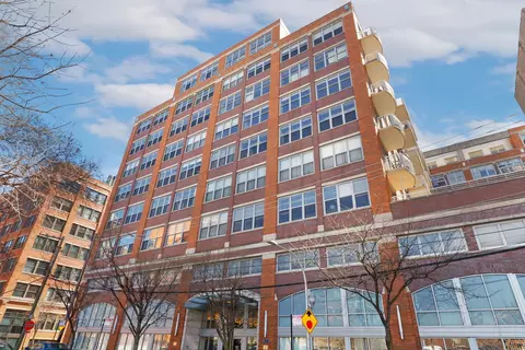 933 W Van Buren St #521, Chicago, IL 60607