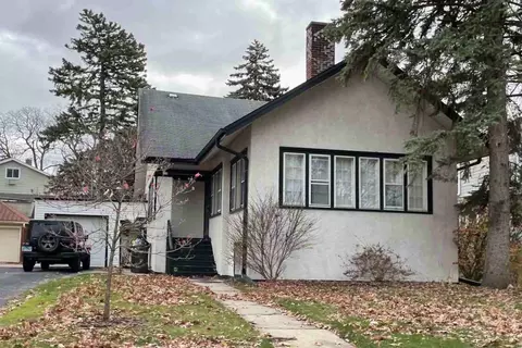 111 Forest Ave, Riverside, IL 60546