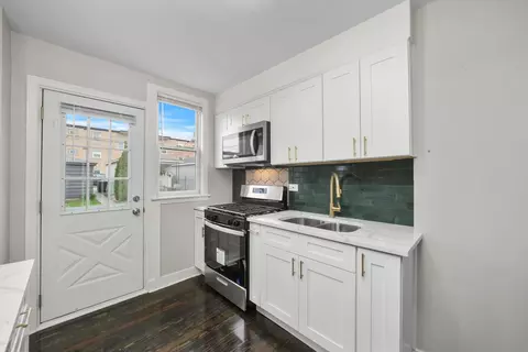 10949 S Artesian Ave, Chicago, IL 60655 photo 8