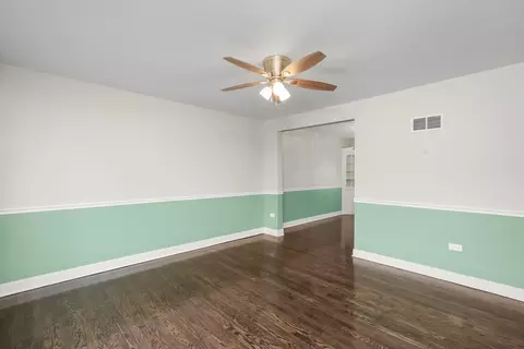 10949 S Artesian Ave, Chicago, IL 60655 photo 3