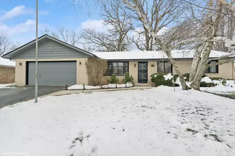 4411 Eaton Dr, Rockford, IL 61114