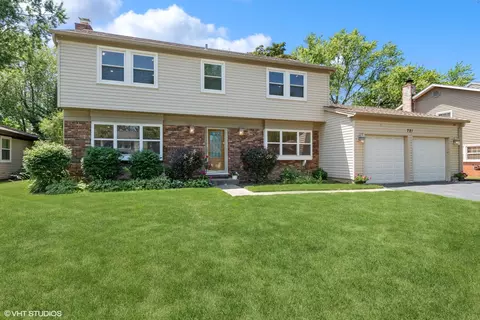 721 Aspen Dr, Buffalo Grove, IL 60089