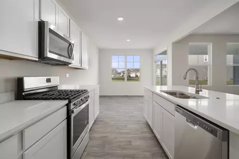 Kitchen - 140 Tiger Lily Ct, Bartlett, IL 60103 photo 5 of 8