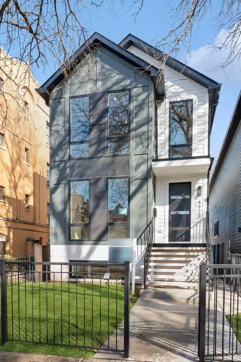 4323 N Hermitage Ave, Chicago, IL 60613