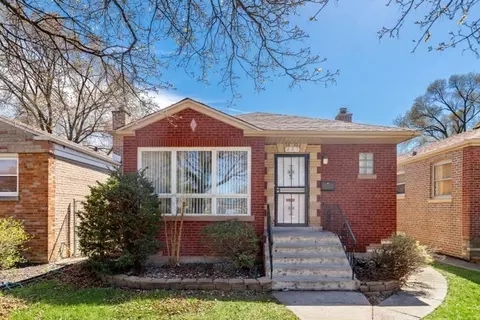 207 E 89th St, Chicago, IL 60619 photo 1