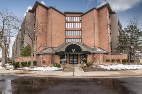 75 Kristin Cir #520, Schaumburg, IL 60195