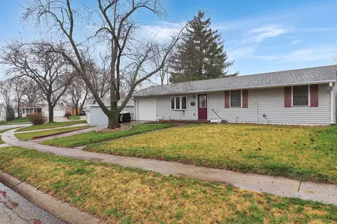 315 N Stewart Dr, Freeport, IL 61032