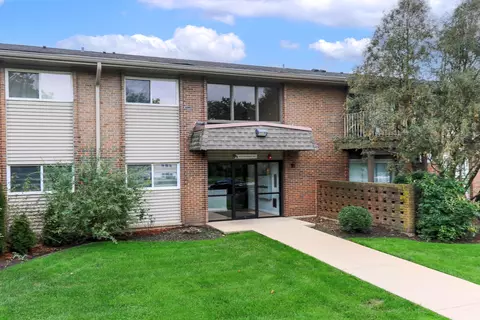 4515 Blackhawk Ln #206, Lisle, IL 60532