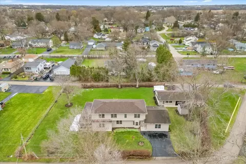 42367 N Park Ln, Antioch, IL 60002