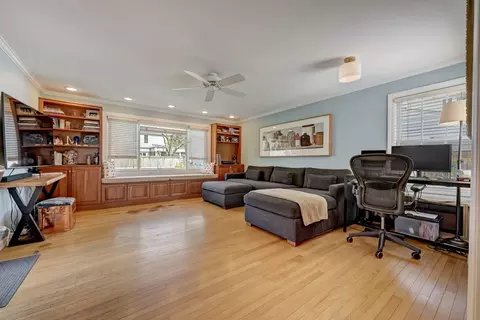 Bedroom - 77 Williamsburg Rd, Evanston, IL 60203 photo 2 of 10