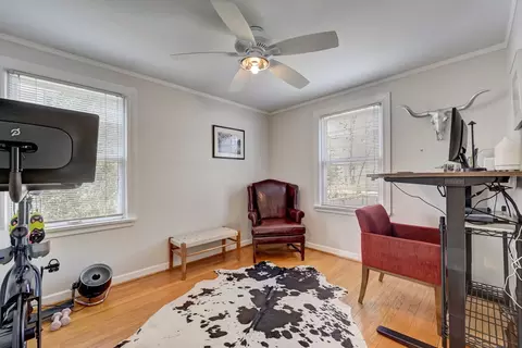 Living - 77 Williamsburg Rd, Evanston, IL 60203 photo 12 of 12