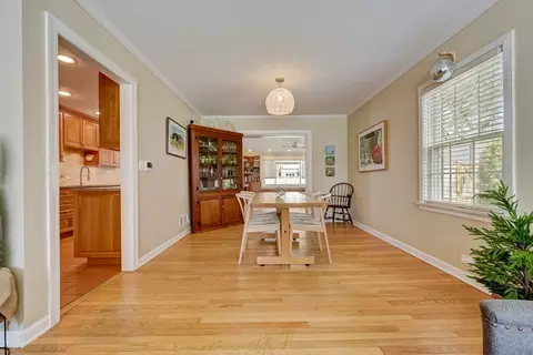 Dining - 77 Williamsburg Rd, Evanston, IL 60203 photo 1 of 6