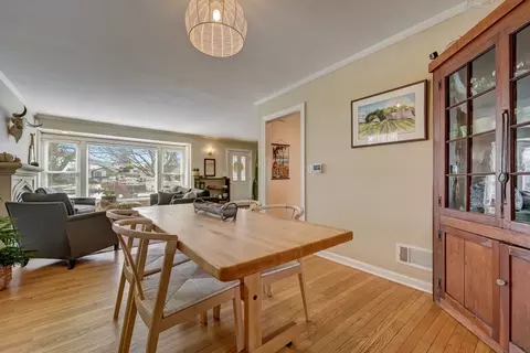 Dining - 77 Williamsburg Rd, Evanston, IL 60203 photo 5 of 6