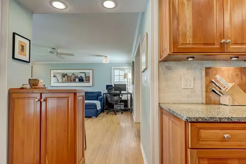 Kitchen - 77 Williamsburg Rd, Evanston, IL 60203 photo 5 of 8