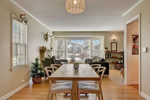 Dining - 77 Williamsburg Rd, Evanston, IL 60203 photo 4 of 6