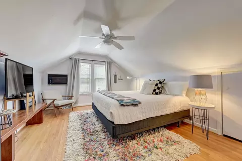 Bedroom - 77 Williamsburg Rd, Evanston, IL 60203 photo 8 of 10