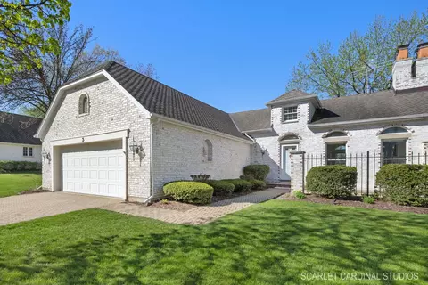 3 Glengarry Ln, Sugar Grove, IL 60554