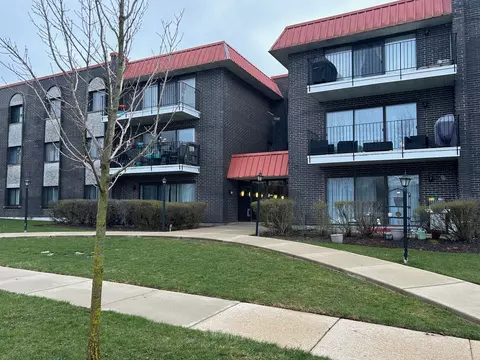 1255 W Prospect Ave #107, Mount Prospect, IL 60056