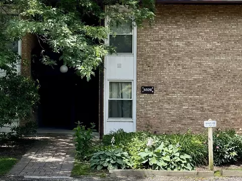 5526 E Lake Dr #B, Lisle, IL 60532