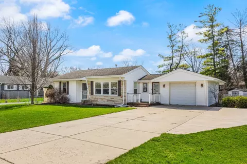 3803 Anne St, Mchenry, IL 60050