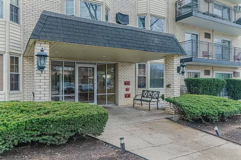 5506 Lincoln Ave #A423, Morton Grove, IL 60053