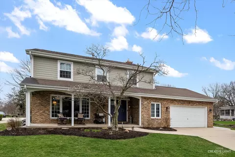 9 Cedar Gate Cir, Sugar Grove, IL 60554