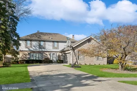 780 Marcie Ct, Deerfield, IL 60015
