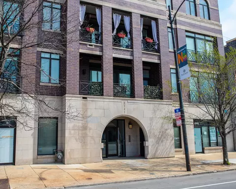 4343 N Western Ave #201, Chicago, IL 60618