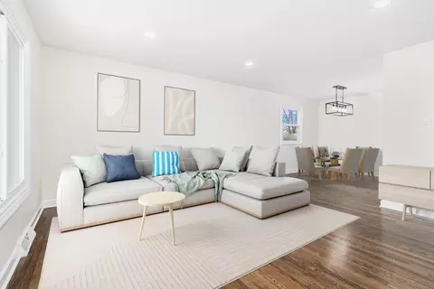 Living - 3419 Laurel Ln, Hazel Crest, IL 60429 photo 1 of 4