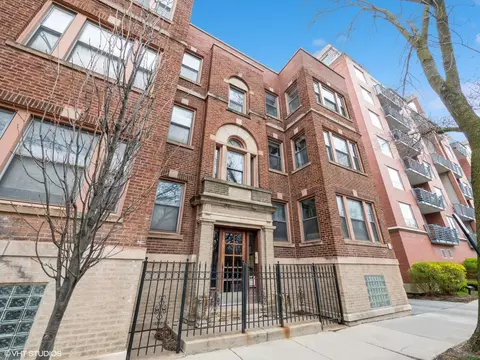 1144 W Montrose Ave #3, Chicago, IL 60613