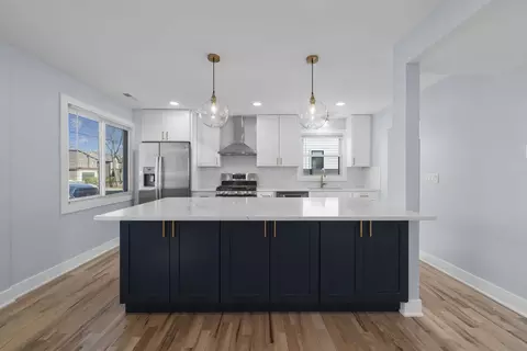 Kitchen - 3209 Springdale Ave, Glenview, IL 60025 photo 2 of 6