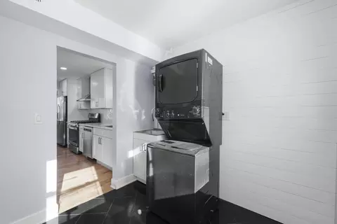 Bath - 3209 Springdale Ave, Glenview, IL 60025 photo 3 of 3