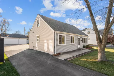 Exterior - 3209 Springdale Ave, Glenview, IL 60025 photo 6 of 7