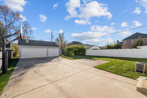 Exterior - 3209 Springdale Ave, Glenview, IL 60025 photo 3 of 7
