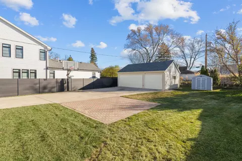 Exterior - 3209 Springdale Ave, Glenview, IL 60025 photo 4 of 7