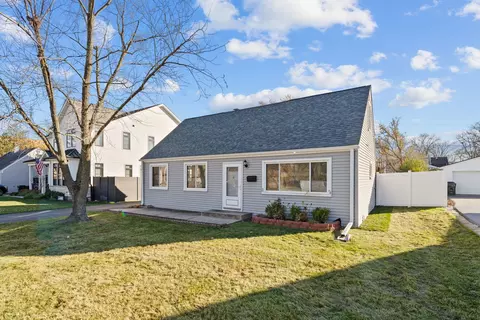 Exterior - 3209 Springdale Ave, Glenview, IL 60025 photo 1 of 7