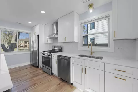 Kitchen - 3209 Springdale Ave, Glenview, IL 60025 photo 3 of 6