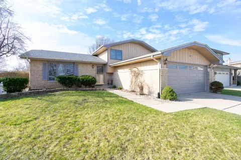 646 Briarwood Ave, Romeoville, IL 60446