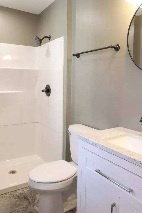 Bath - 15875 Timber Ln, Morrison, IL 61270 photo 4 of 4