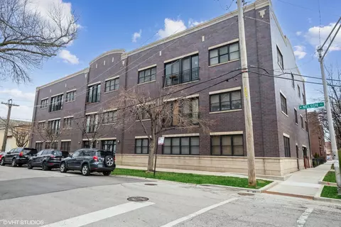 2310 W Nelson St #307, Chicago, IL 60618