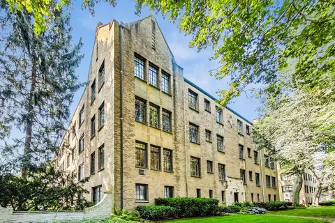 724 Noyes St #1E, Evanston, IL 60201