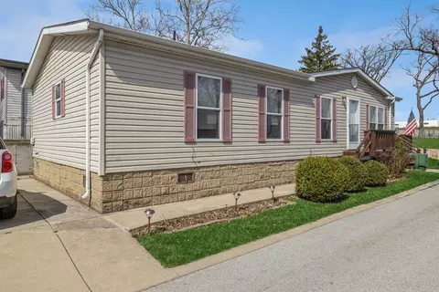 6801 S La Grange Rd #B18, Hodgkins, IL 60525