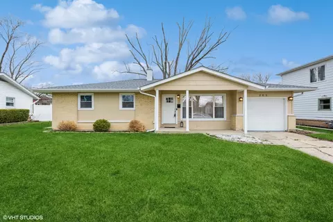 268 Holly Ln, Elk Grove Village, IL 60007