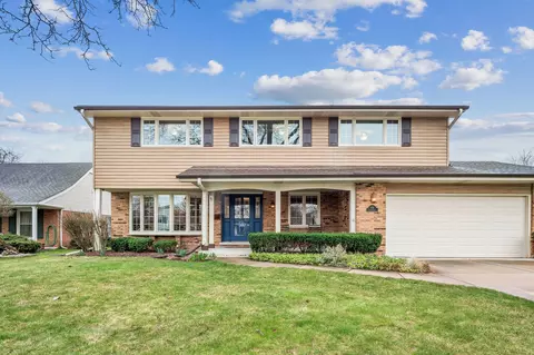1721 S Chesterfield Dr, Arlington Heights, IL 60005