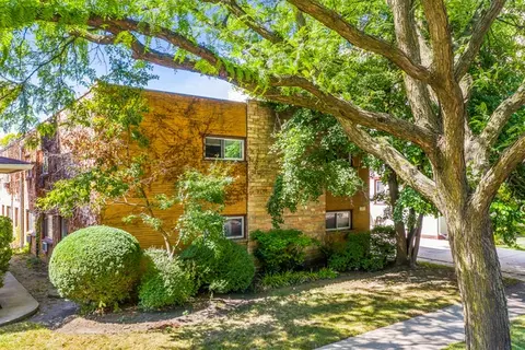 320 N Austin Blvd #5, Oak Park, IL 60302