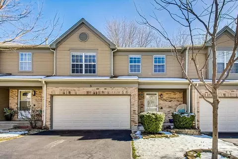 5 Oxford Ct, Algonquin, IL 60102