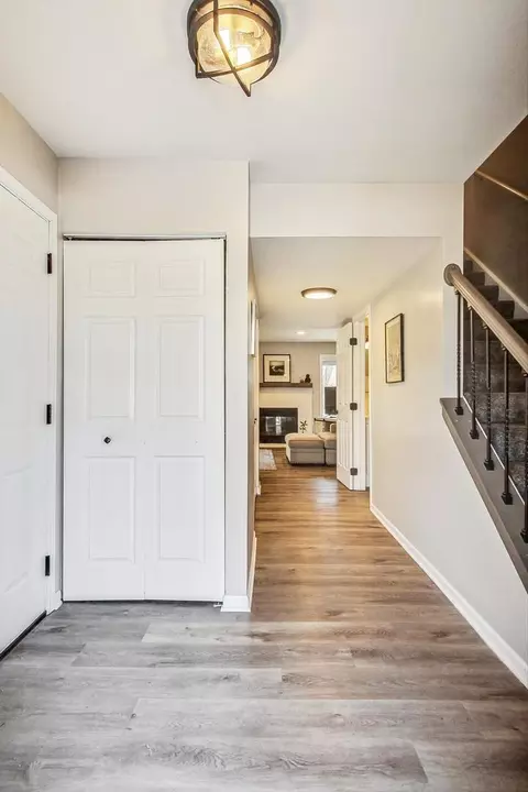 Entry Way - 5 Oxford Ct, Algonquin, IL 60102 photo 1 of 1