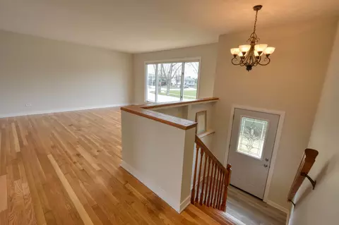 10 Willow Trl, Wheeling, IL 60090 photo 3